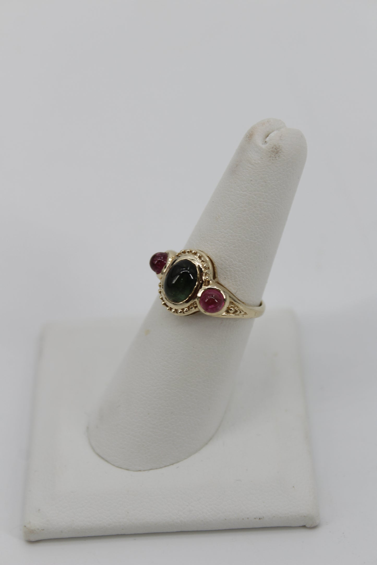 Antique Tourmaline Cabochon Ring, 2.1 Carats 10K Gold