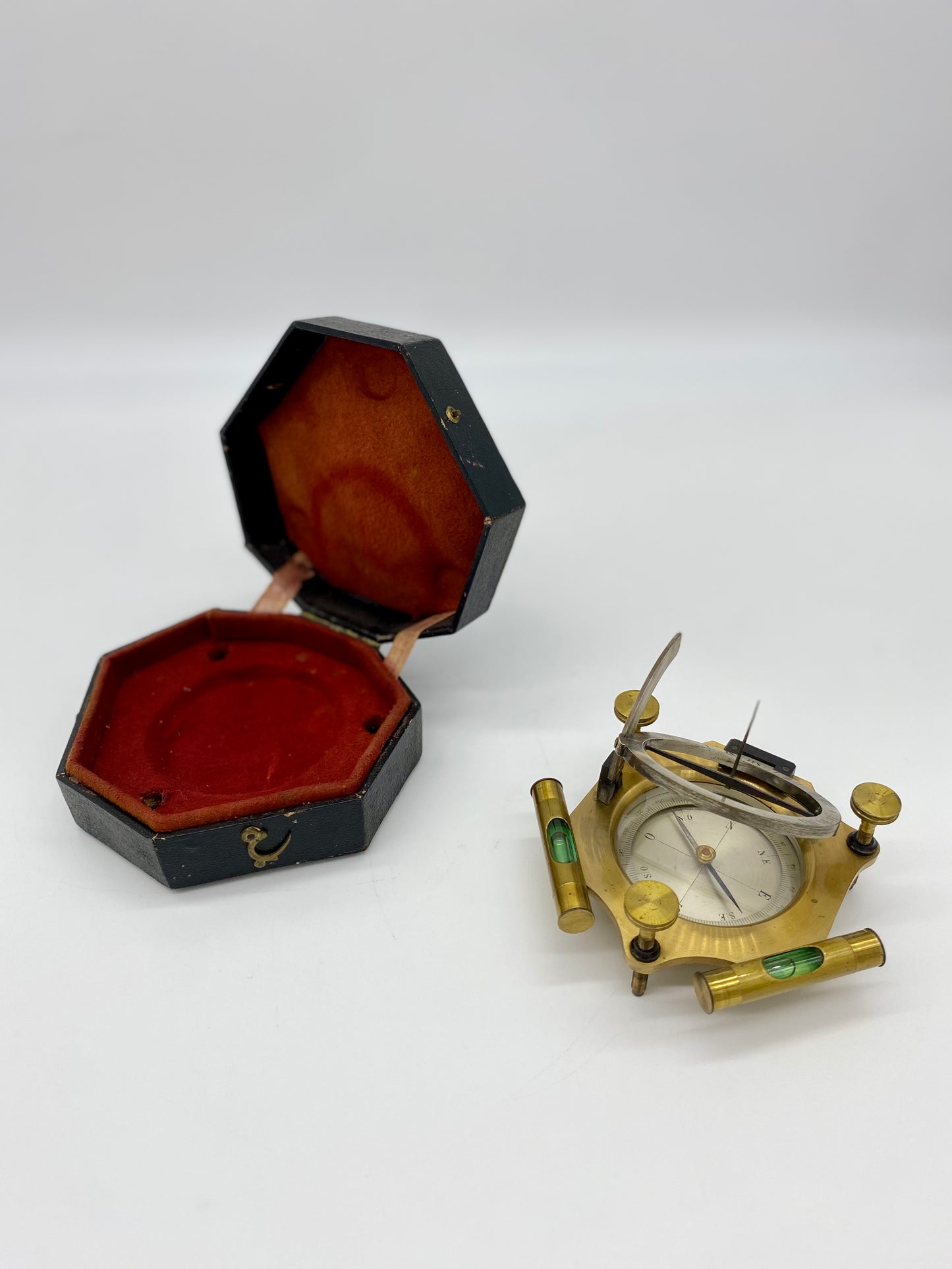 Boxed Augsburg-Type Universal Equinoctial Dial & Compass