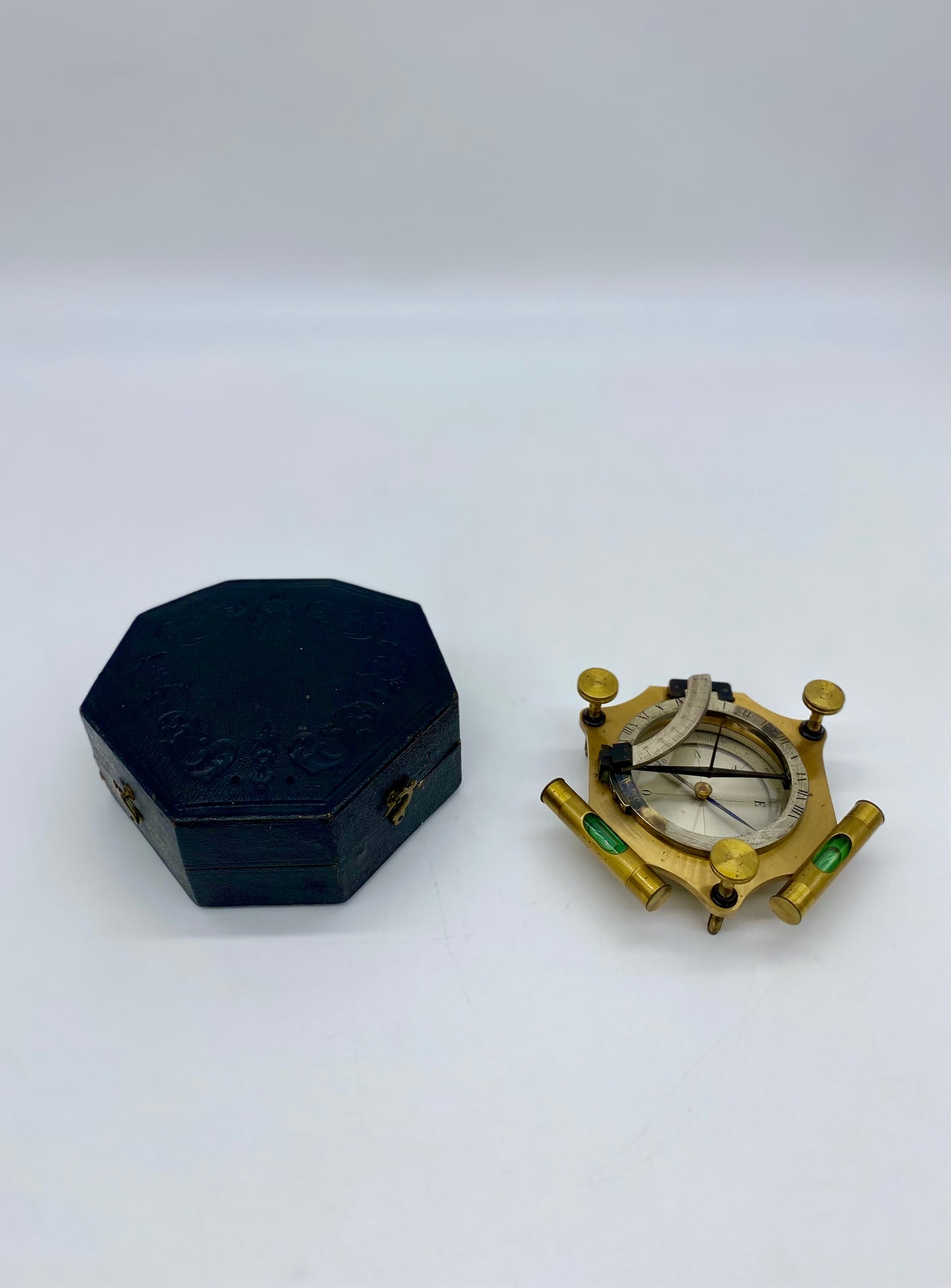 Boxed Augsburg-Type Universal Equinoctial Dial & Compass