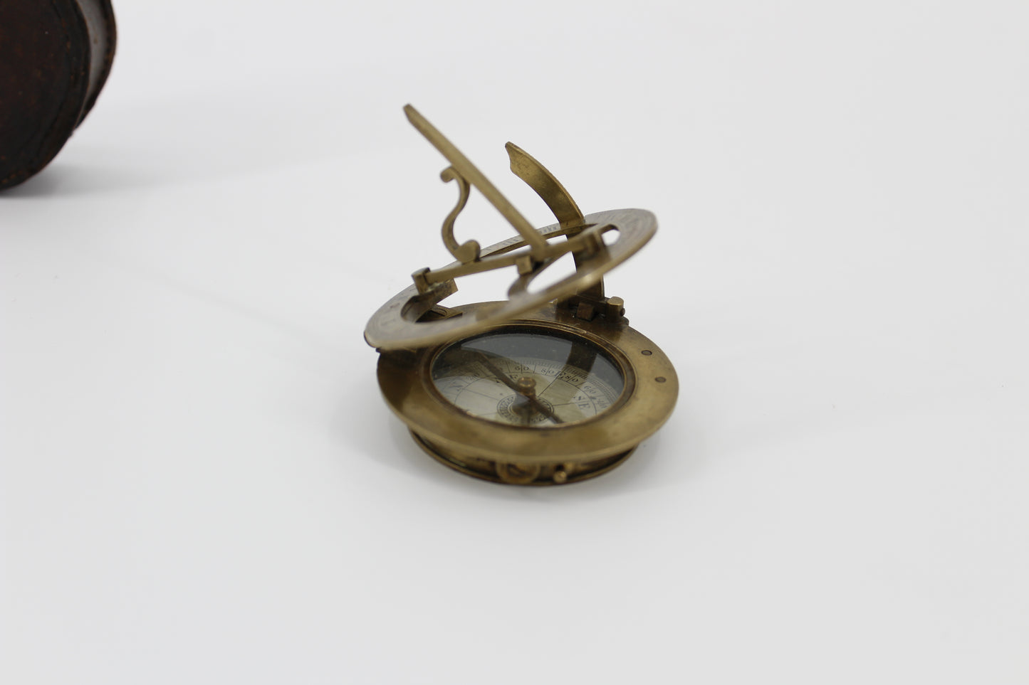 Horizontal Inclining Sundial by T. Mason Dublin, c.1836-1880