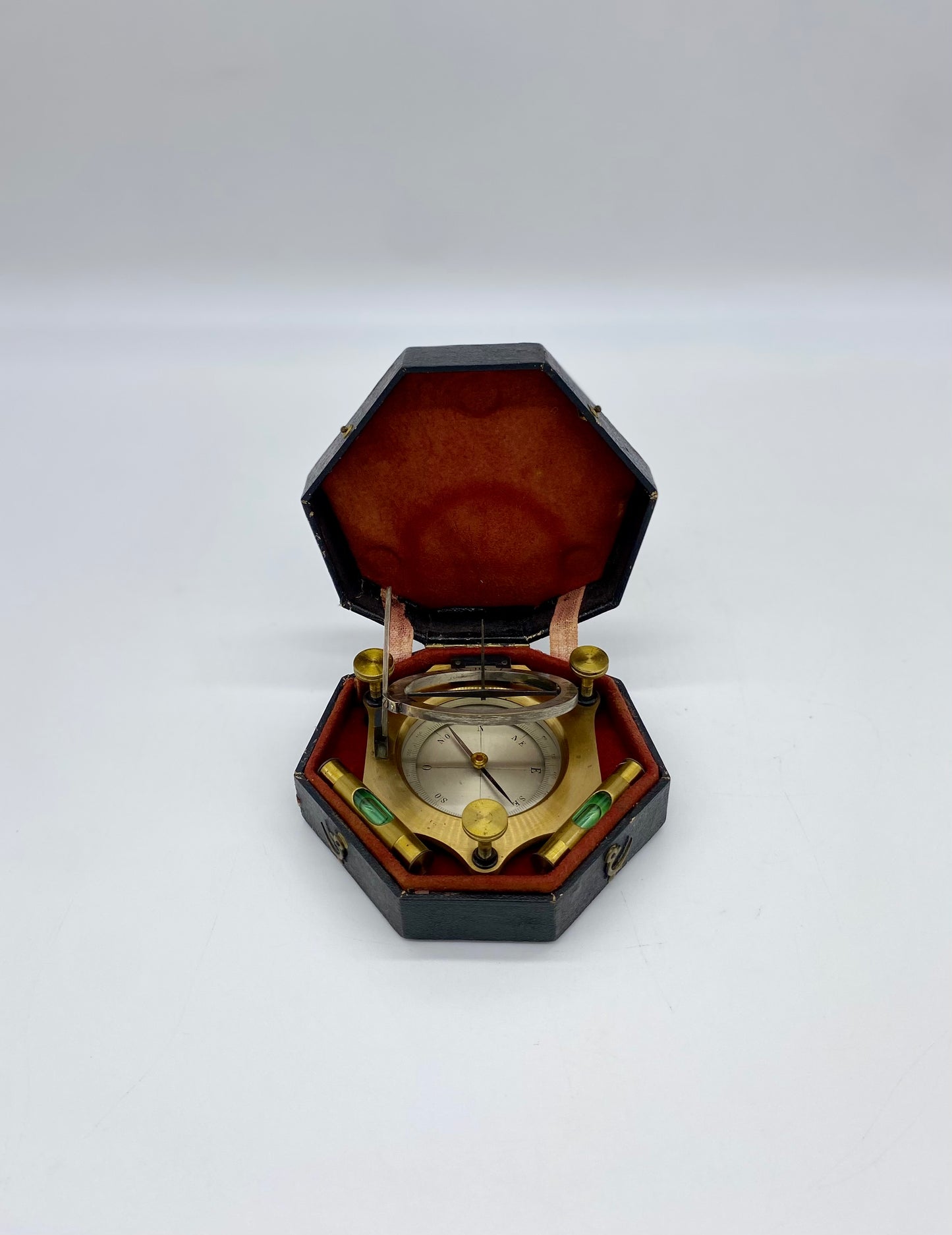 Boxed Augsburg-Type Universal Equinoctial Dial & Compass