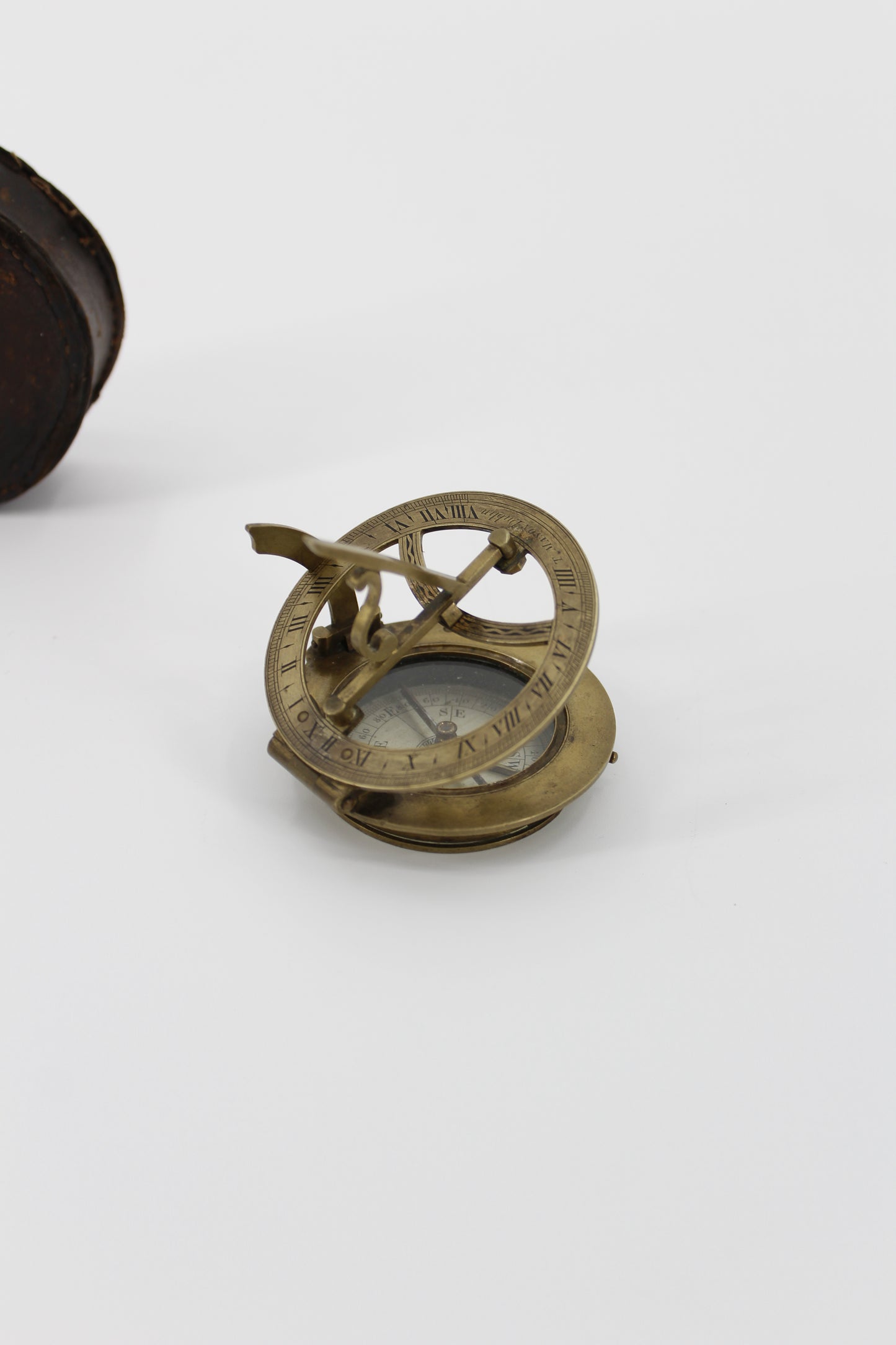 Horizontal Inclining Sundial by T. Mason Dublin, c.1836-1880
