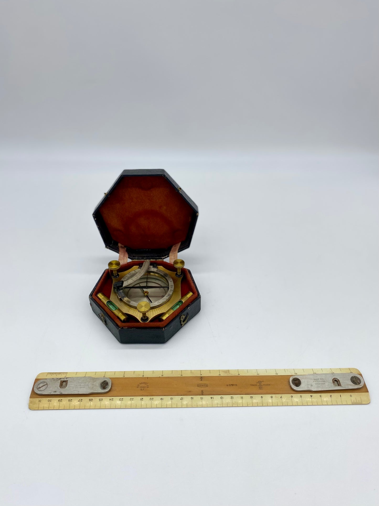 Boxed Augsburg-Type Universal Equinoctial Dial & Compass