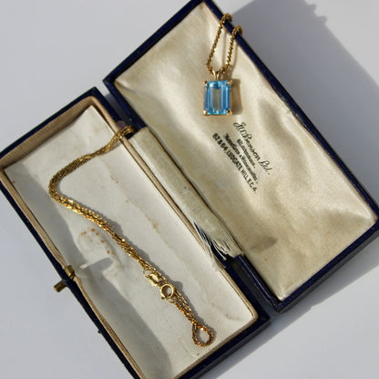 Collier en or 14 carats avec topaze bleue taille émeraude, 4 ct