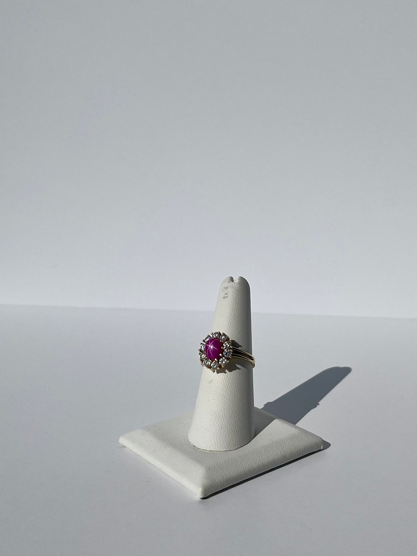 Bague en or 14 carats avec cabochon en rubis étoilé et spinelle, 3 carats