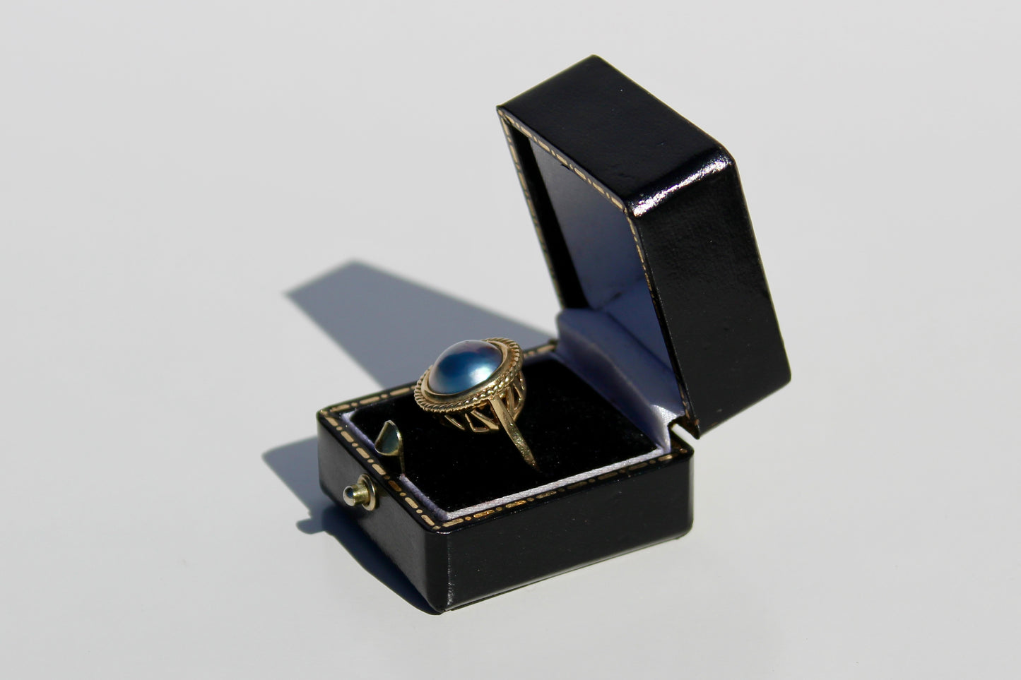 Black Mabe Pearl Ornate Ring, 11mm 10K Gold