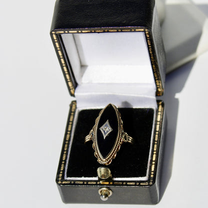 Edwardian Onyx & Diamond-Inlaid Ring, 2.53 Carats 18K Gold & Platinum