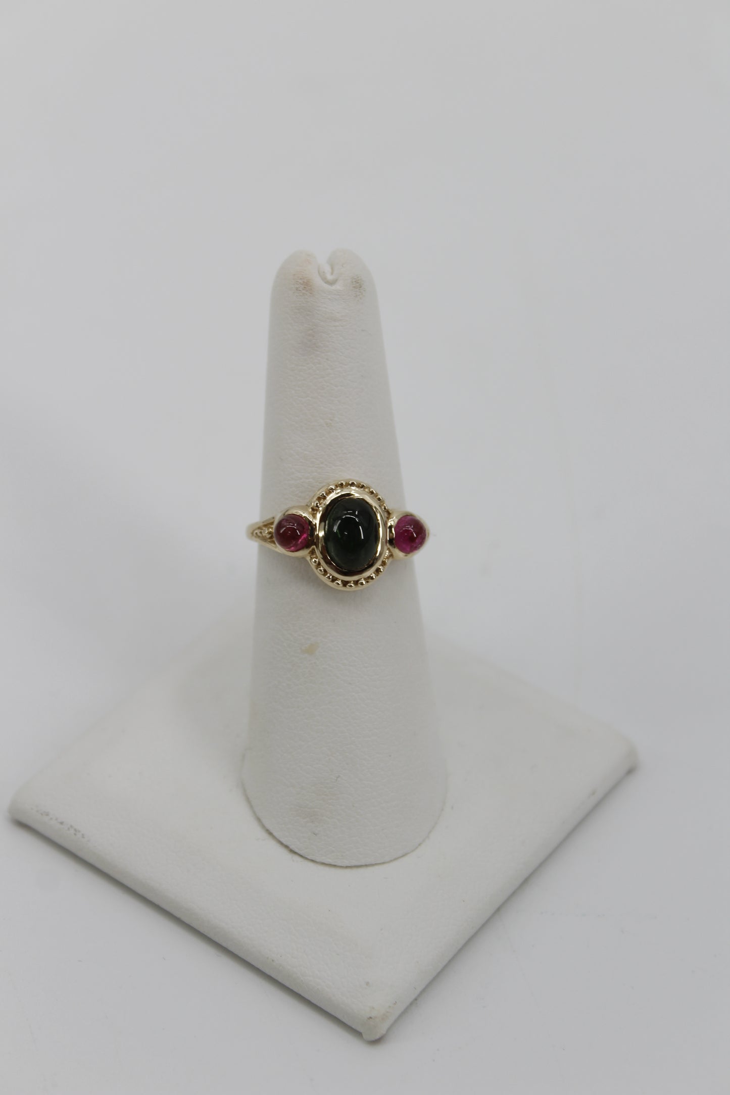 Antique Tourmaline Cabochon Ring, 2.1 Carats 10K Gold