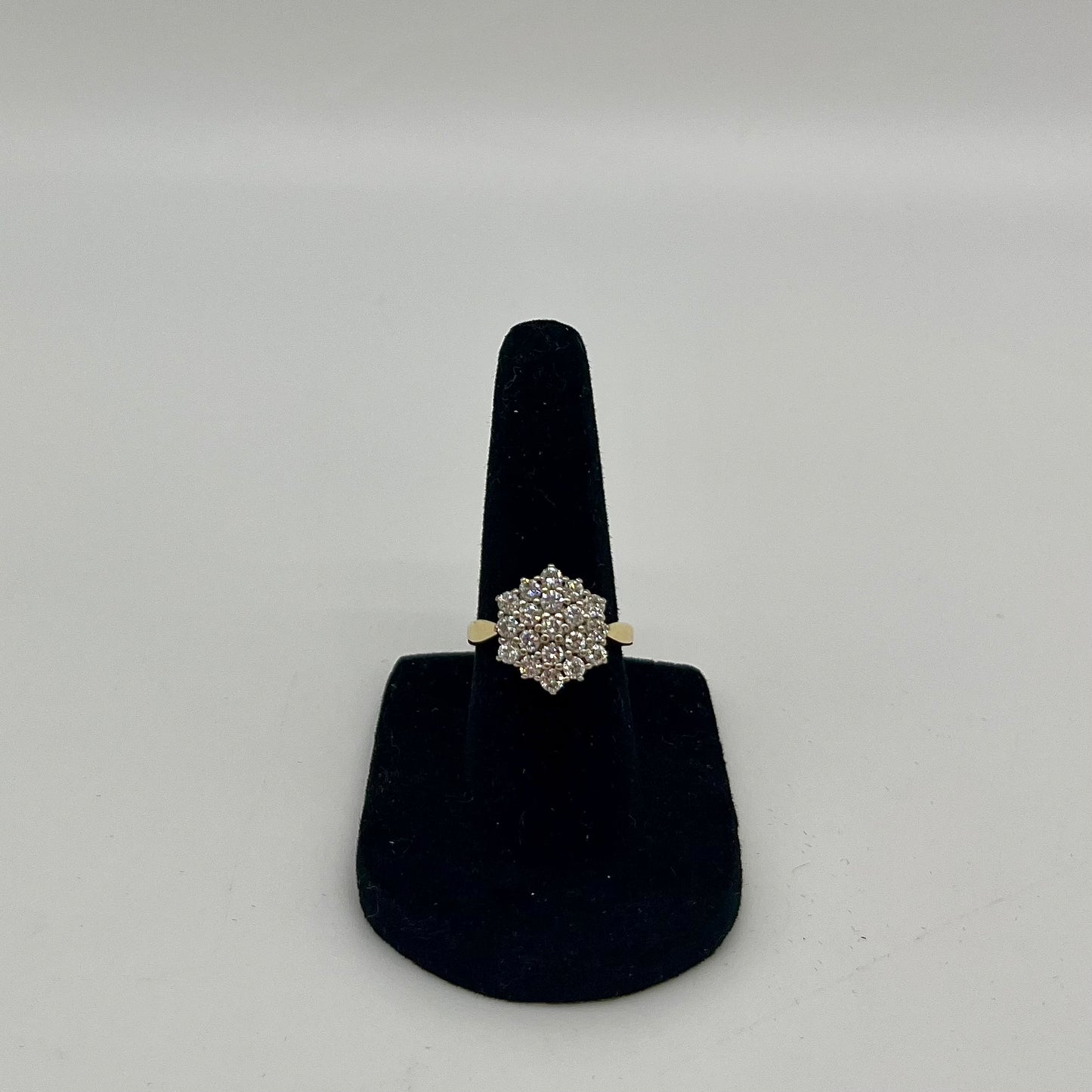 Elegant Victorian Diamond Cluster Ring, 2.0 CTW 18K Gold