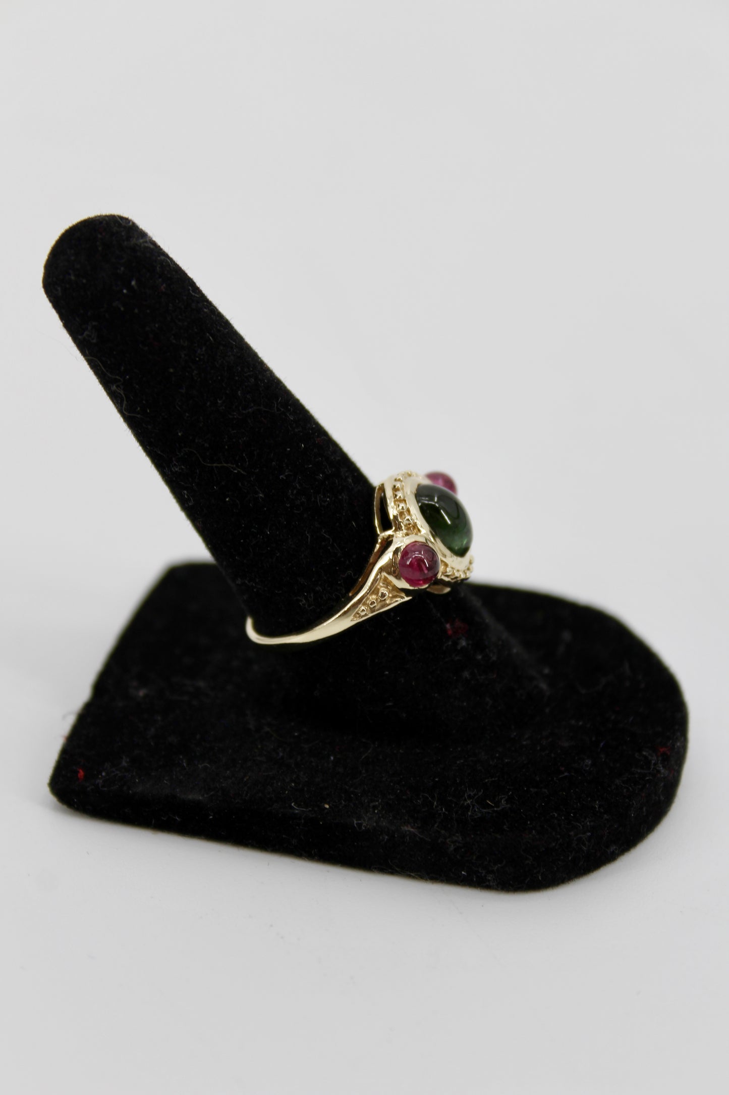 Antique Tourmaline Cabochon Ring, 2.1 Carats 10K Gold