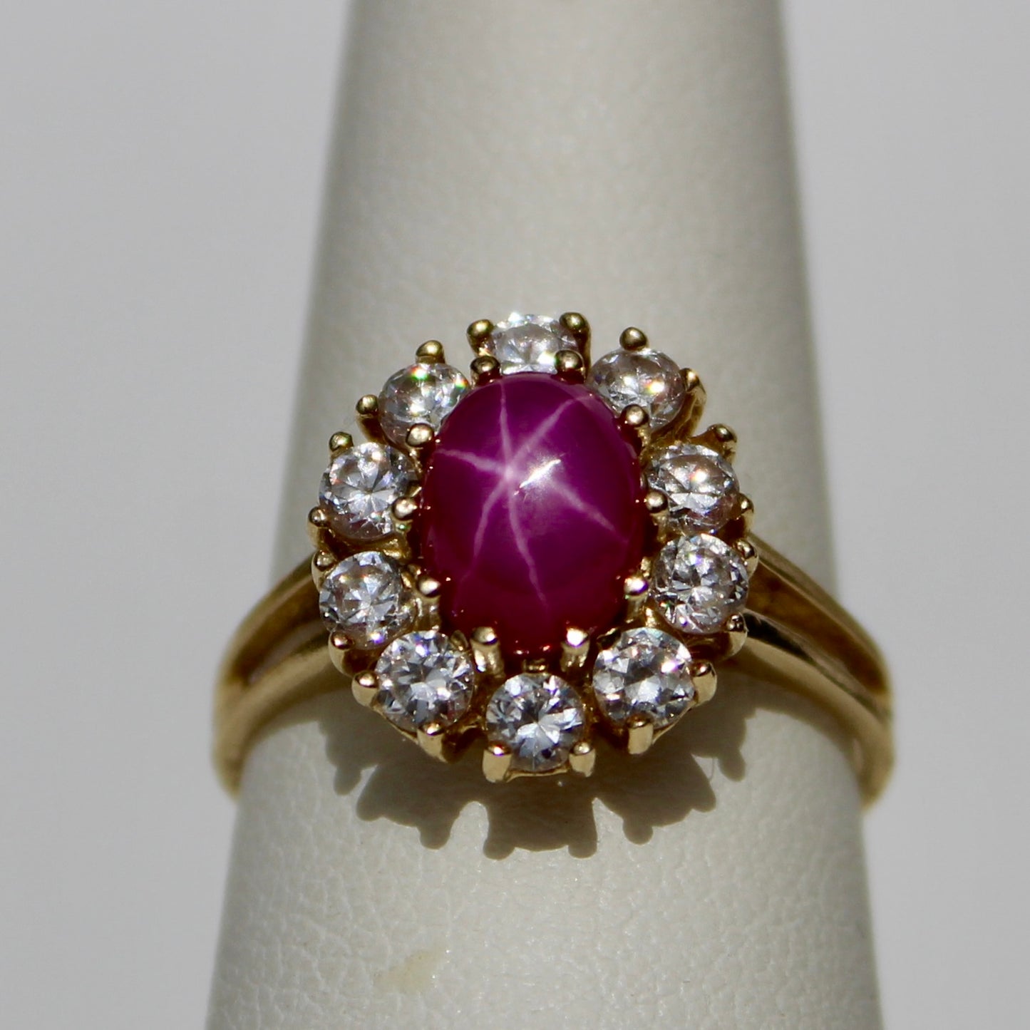 Bague en or 14 carats avec cabochon en rubis étoilé et spinelle, 3 carats
