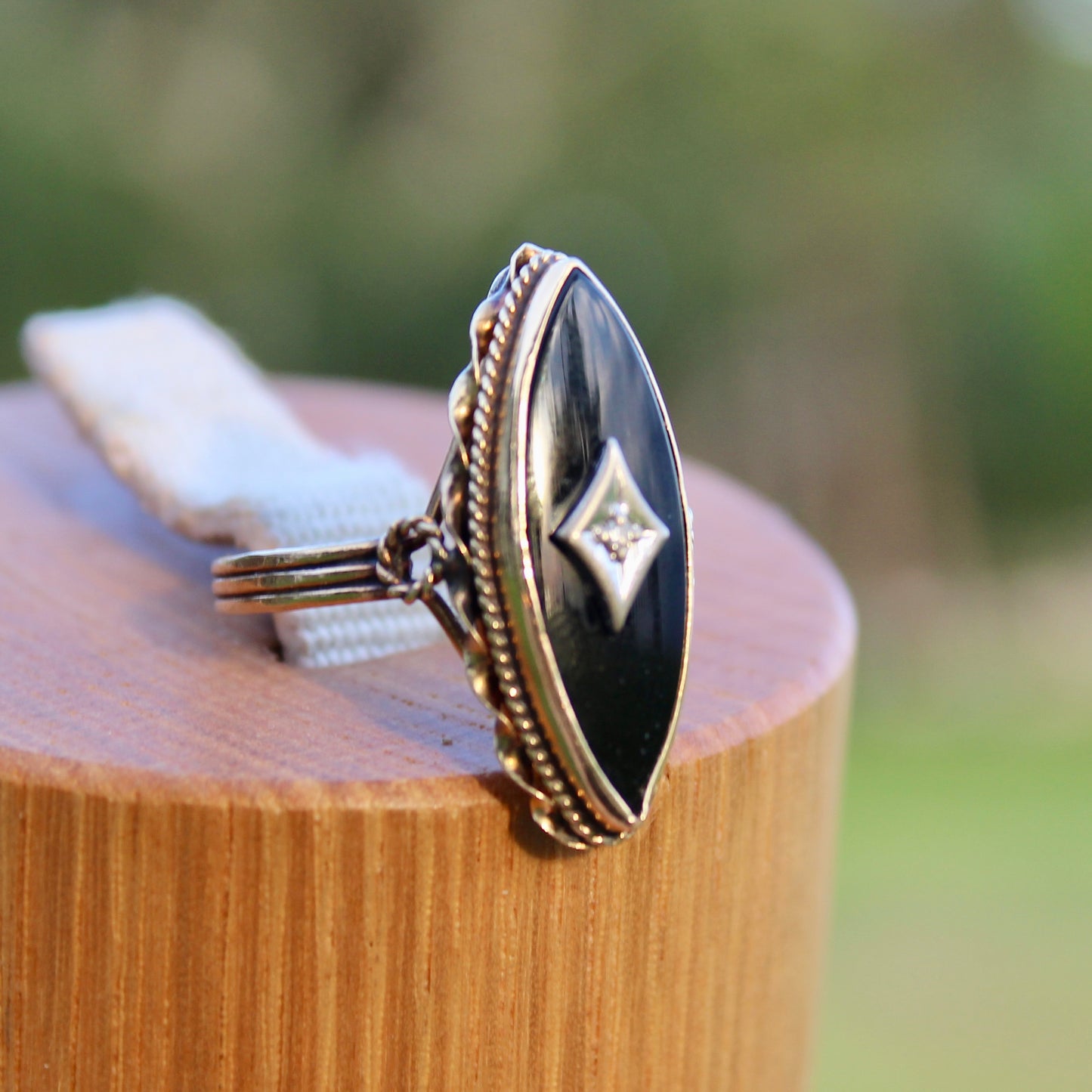 Edwardian Onyx & Diamond-Inlaid Ring, 2.53 Carats 18K Gold & Platinum