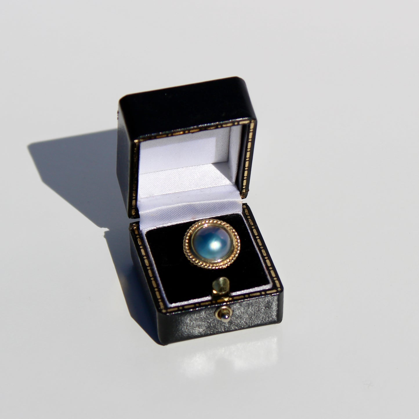 Black Mabe Pearl Ornate Ring, 11mm 10K Gold