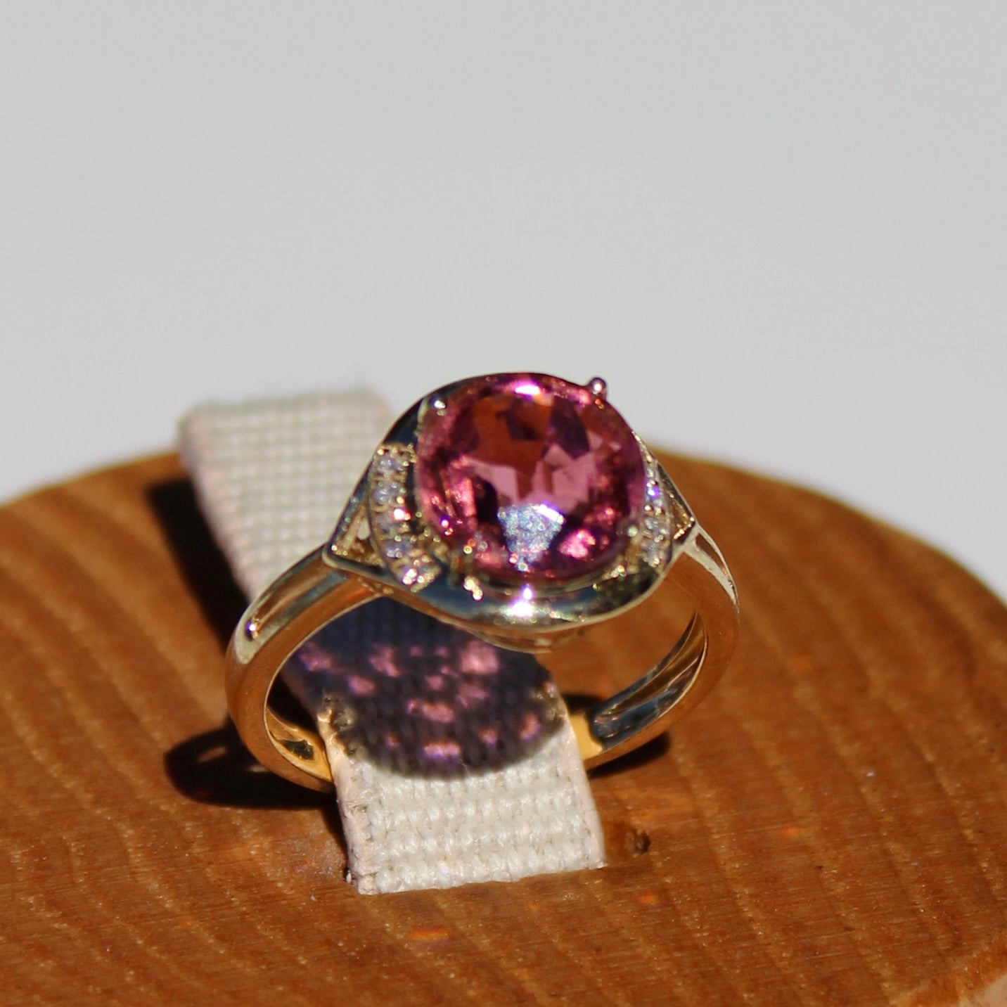 Bague en or 14 carats avec tourmaline rose et diamants, 2 ct