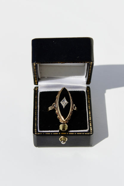 Edwardian Onyx & Diamond-Inlaid Ring, 2.53 Carats 18K Gold & Platinum
