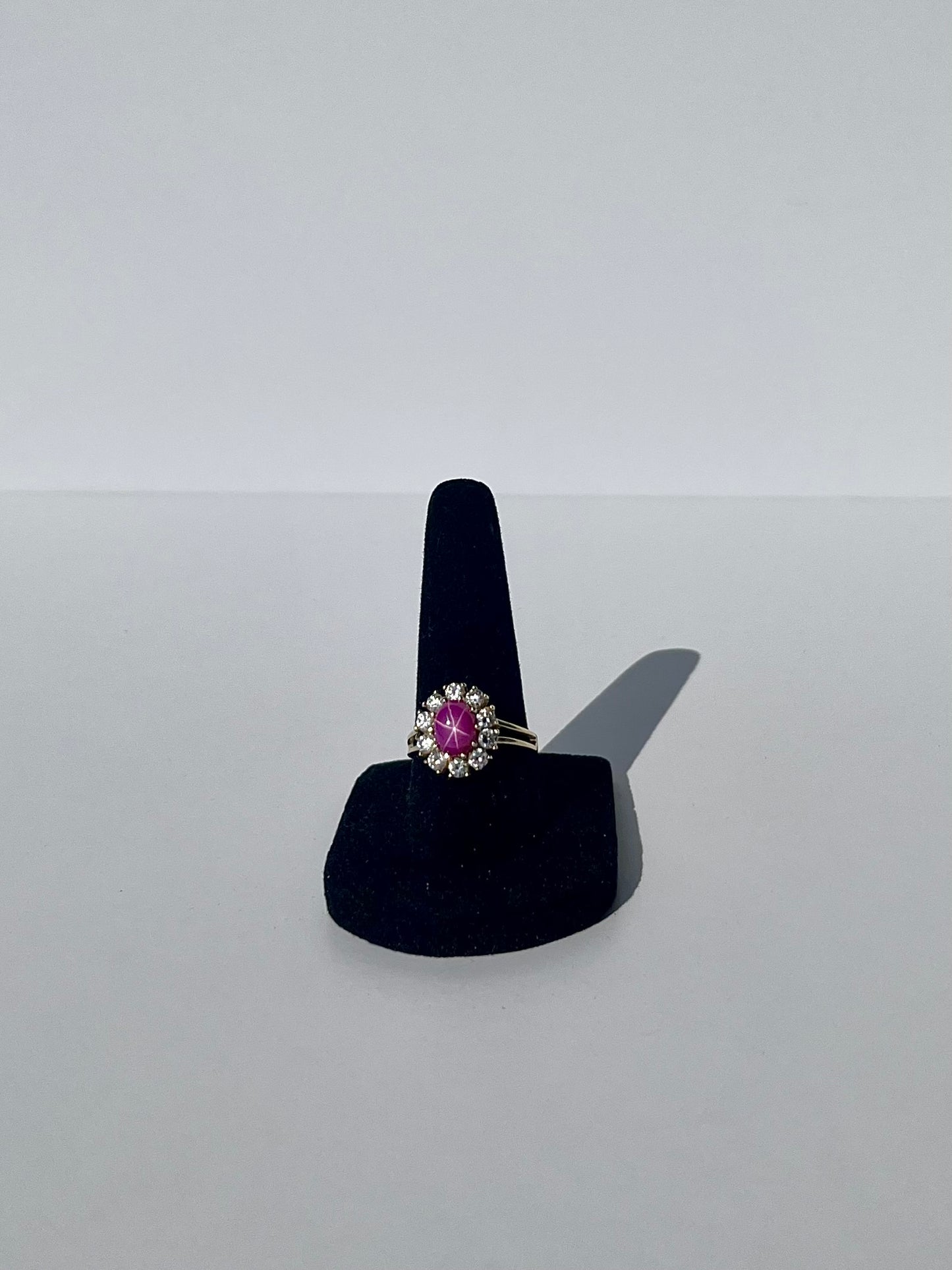 Bague en or 14 carats avec cabochon en rubis étoilé et spinelle, 3 carats