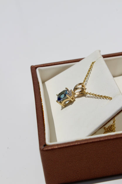 Alexandrite & Diamond Pendant, 1.37 Carats 10K Gold