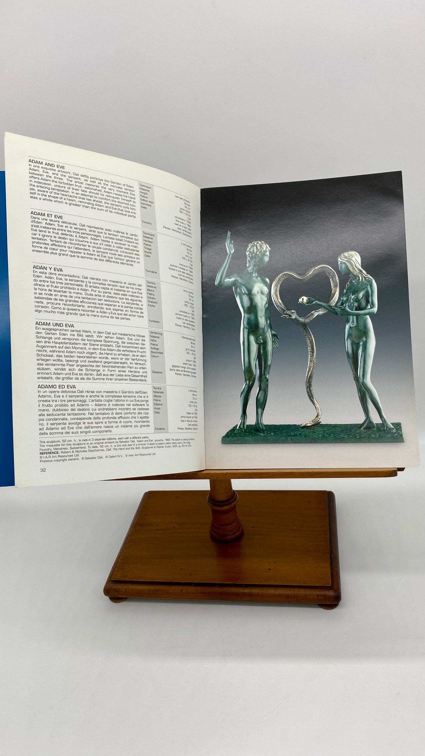 Dalí: The Sculpture Collection Facsimile Signature