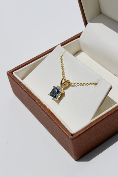 Alexandrite & Diamond Pendant, 1.37 Carats 10K Gold
