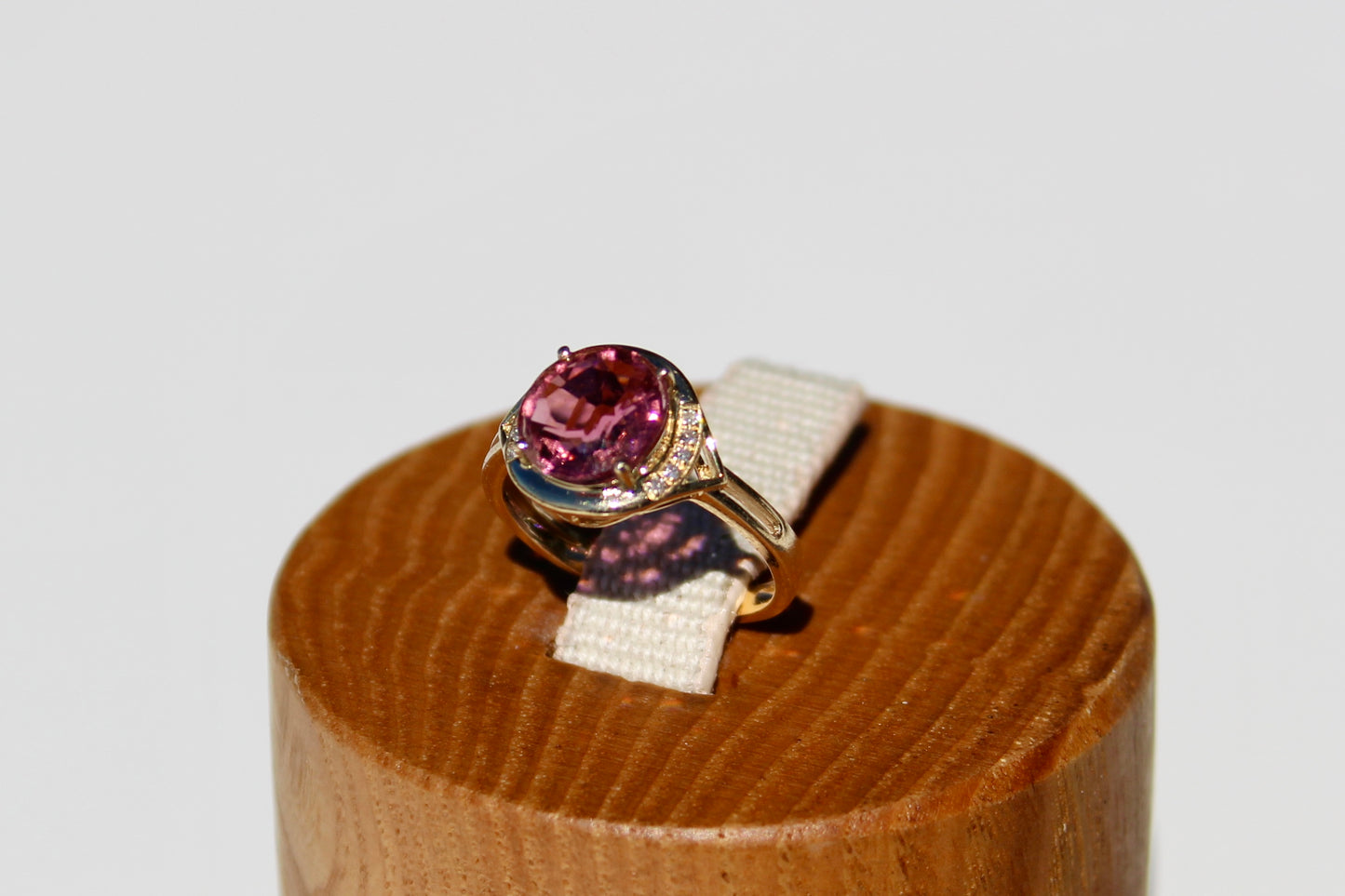 Bague en or 14 carats avec tourmaline rose et diamants, 2 ct