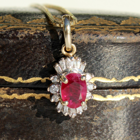 Pendentif antique en or 14 carats avec halo de rubis et de diamants, 1,53 ct