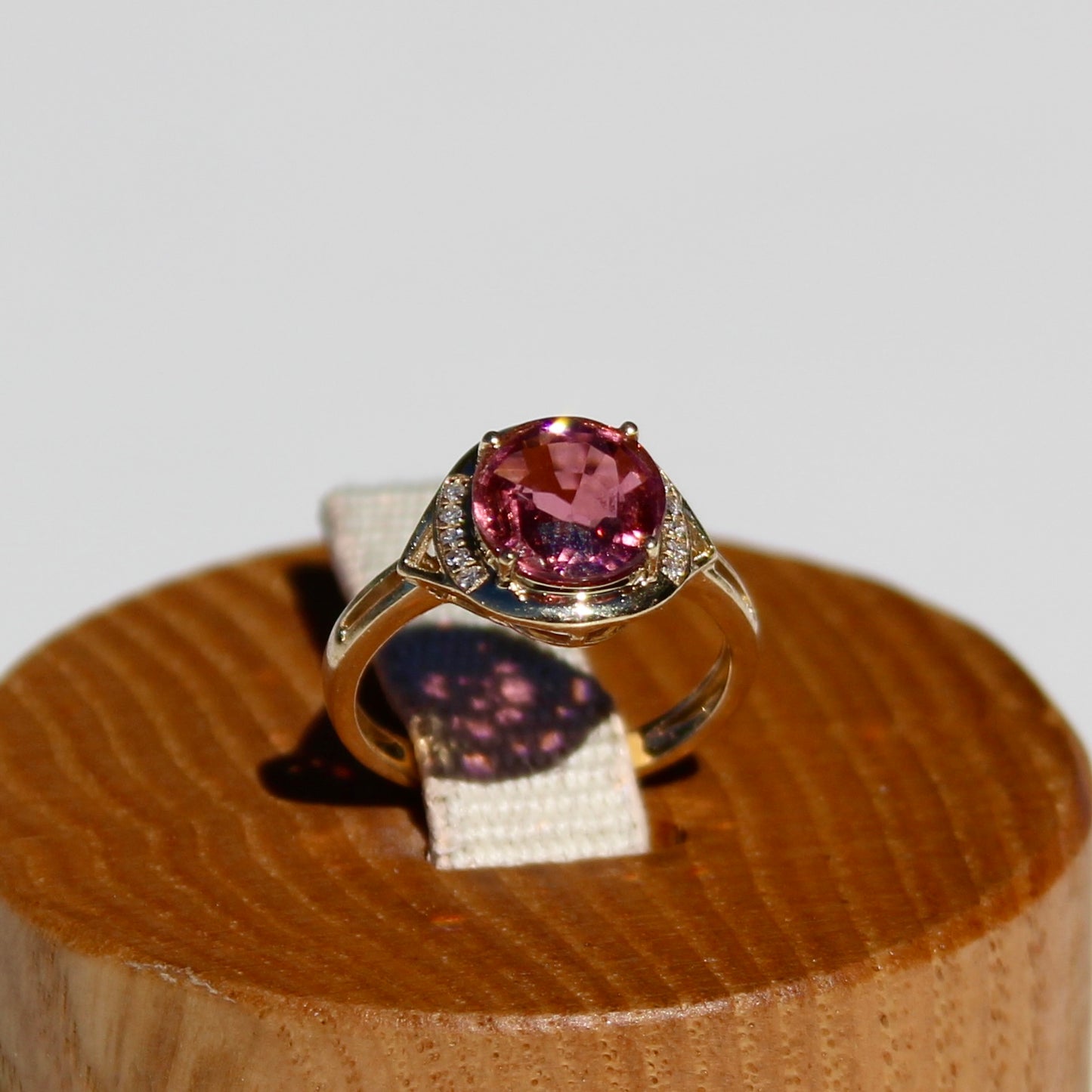 Bague en or 14 carats avec tourmaline rose et diamants, 2 ct