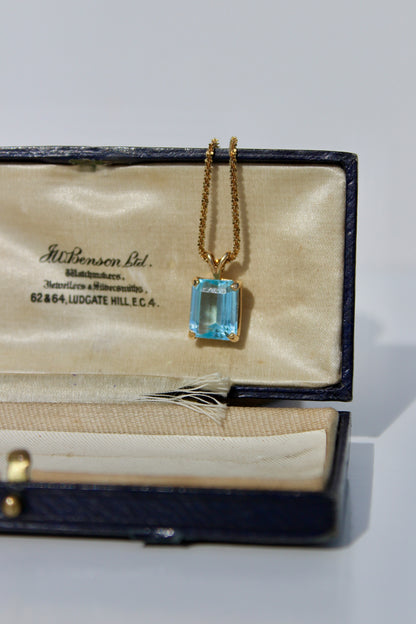Collier en or 14 carats avec topaze bleue taille émeraude, 4 ct