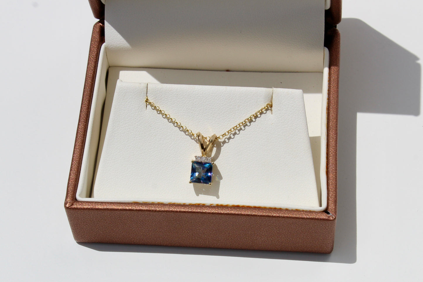 Alexandrite & Diamond Pendant, 1.37 Carats 10K Gold