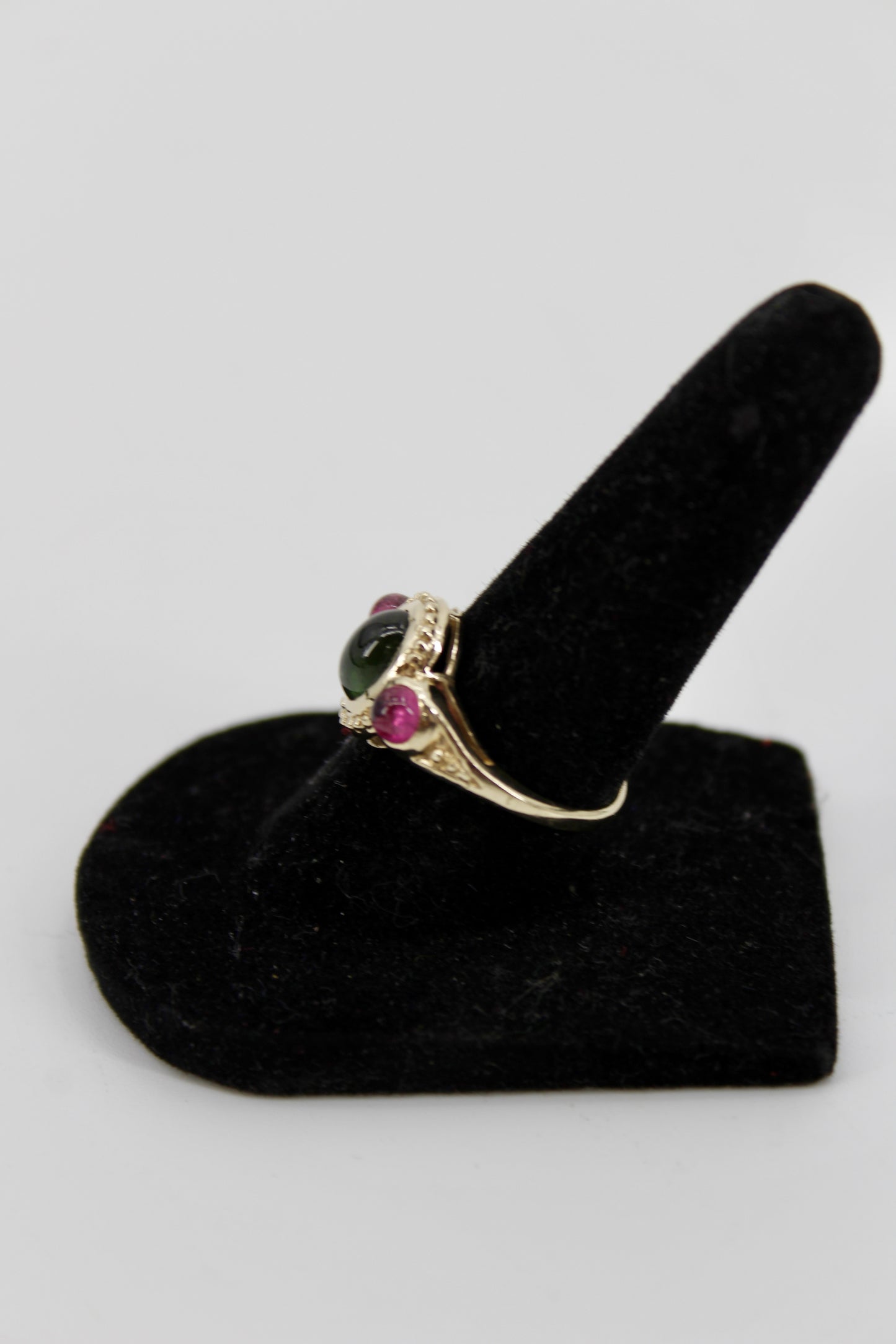 Antique Tourmaline Cabochon Ring, 2.1 Carats 10K Gold
