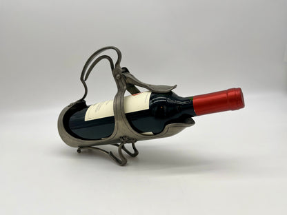 Porte-bouteilles de vin en étain français orné par Etain Royal