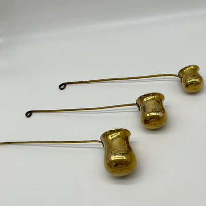 Louches de rationnement de whisky, de rhum et de brandy anciennes