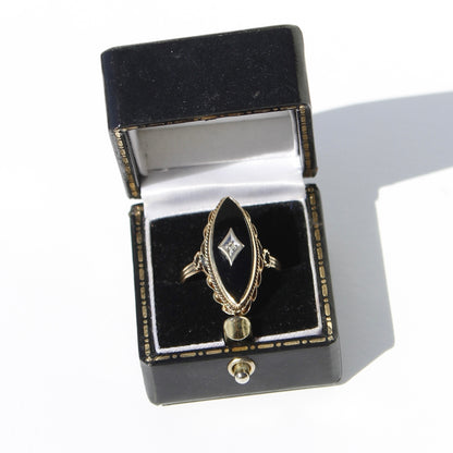 Edwardian Onyx & Diamond-Inlaid Ring, 2.53 Carats 18K Gold & Platinum