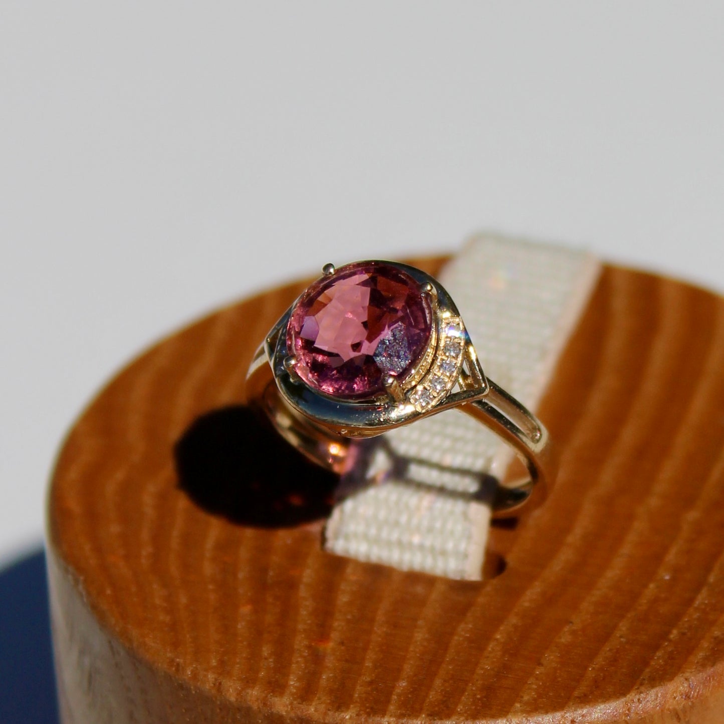 Bague en or 14 carats avec tourmaline rose et diamants, 2 ct