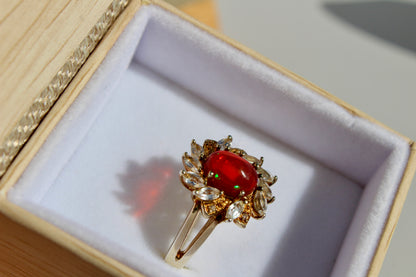 AVIS - Bague cabochon d'ambre opalescente et topaze blanche - Or 9 carats 4 CTW