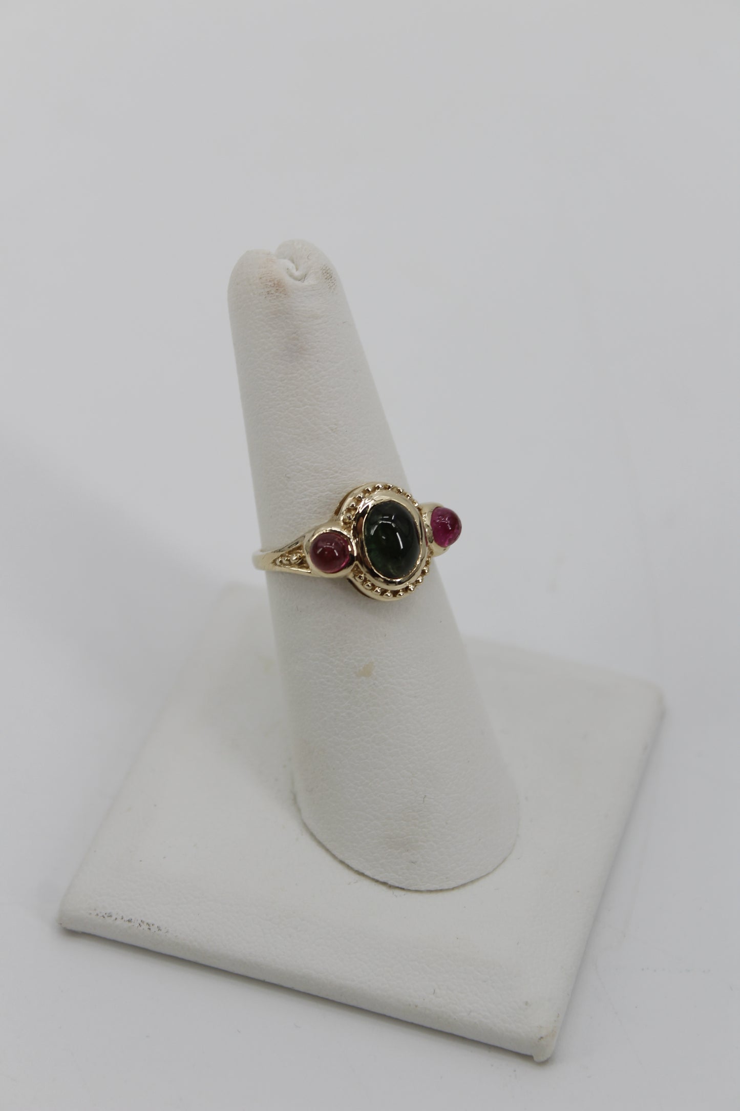 Antique Tourmaline Cabochon Ring, 2.1 Carats 10K Gold