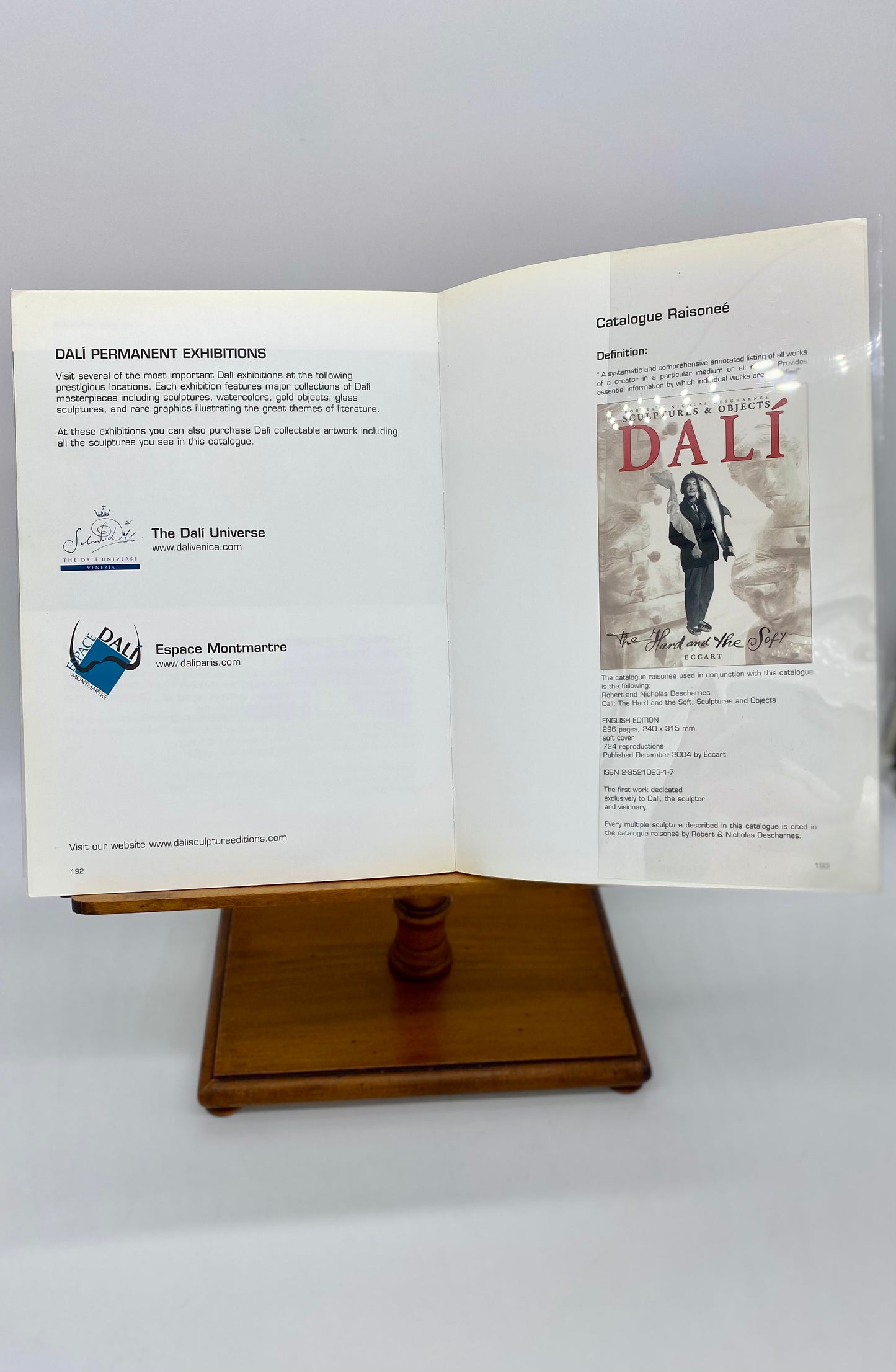 Dalí: The Sculpture Collection Facsimile Signature